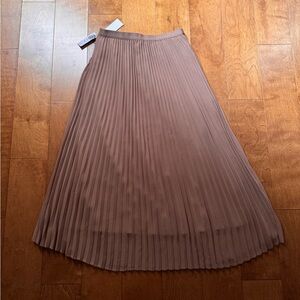 NWT - ARITZIA - Babaton - Jude Skirt in Clay